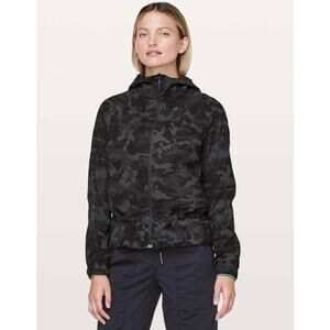 Lululemon Women's Black/Gray Camo Pack It Up Jacket Size 4